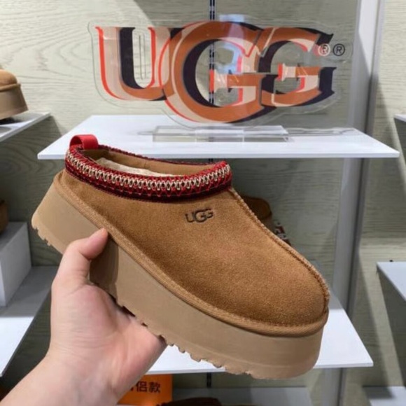 UGG Brown and Red Women's Shoes - Picture 3 of 6
